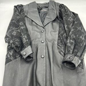 VTG 90s Wilsons Black Leather Snake Print Accent Button Up Jacket Womens XS